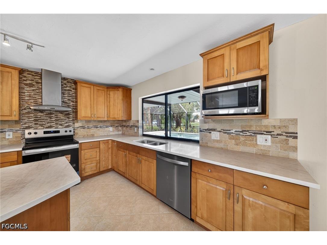 22452 Quasar Boulevard Port Charlotte FL 33952 2026024420 image11