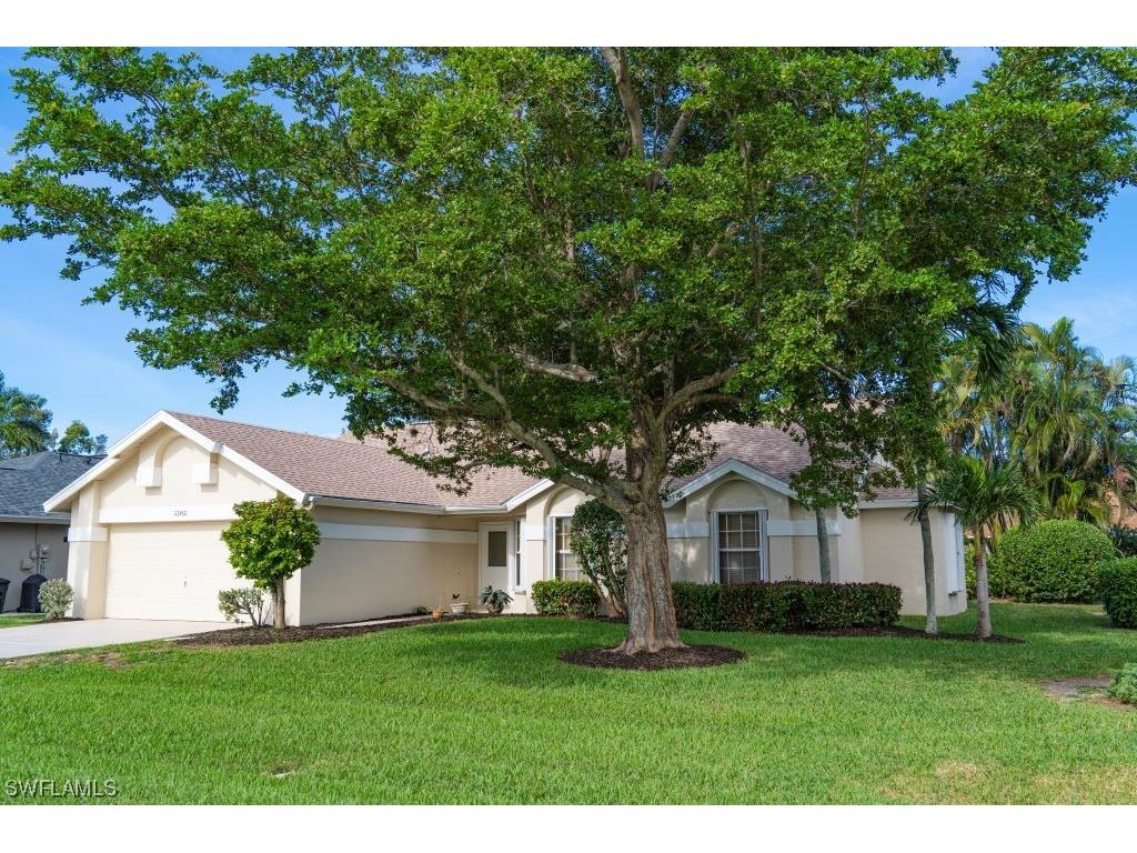 22460 Fountain Lakes Boulevard Estero FL 33928 223089033 image1