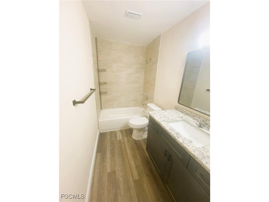 2247-2249 Violet Drive #2247 Fort Myers FL 33905 2025007421 image4