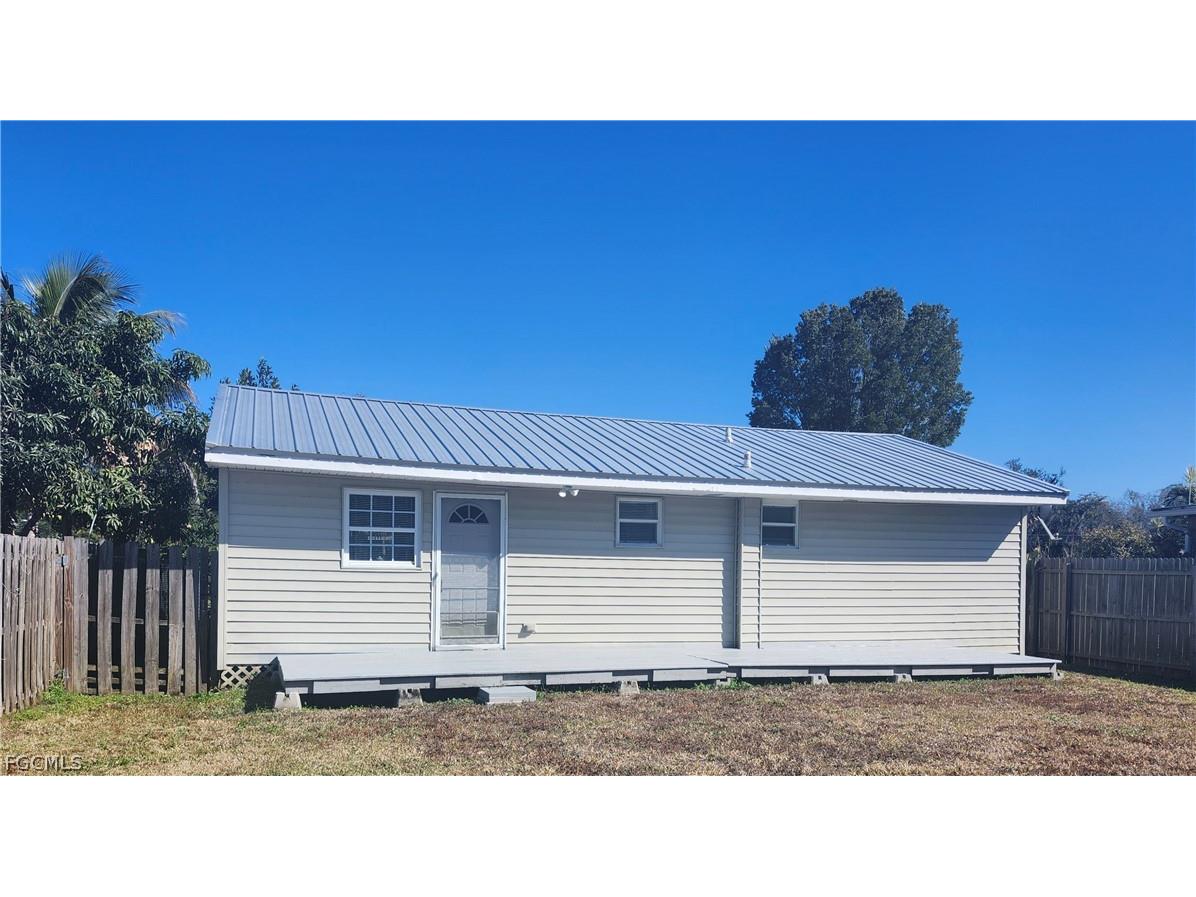 2248 Marina Park Drive Fort Myers FL 33905 2026006824 image2