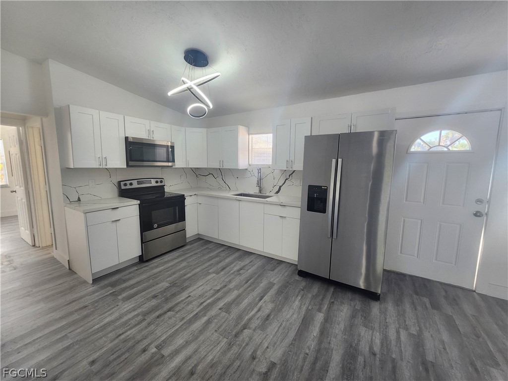 2248 Marina Park Drive Fort Myers FL 33905 2026006824 image4