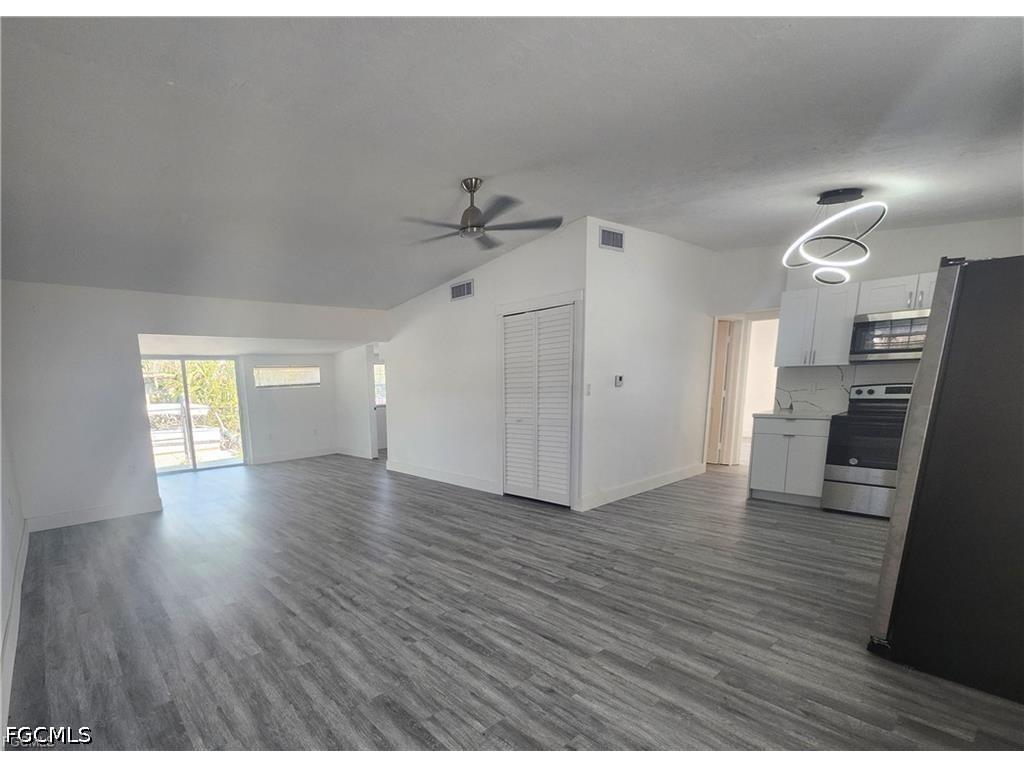 2248 Marina Park Drive Fort Myers FL 33905 2026021767 image4