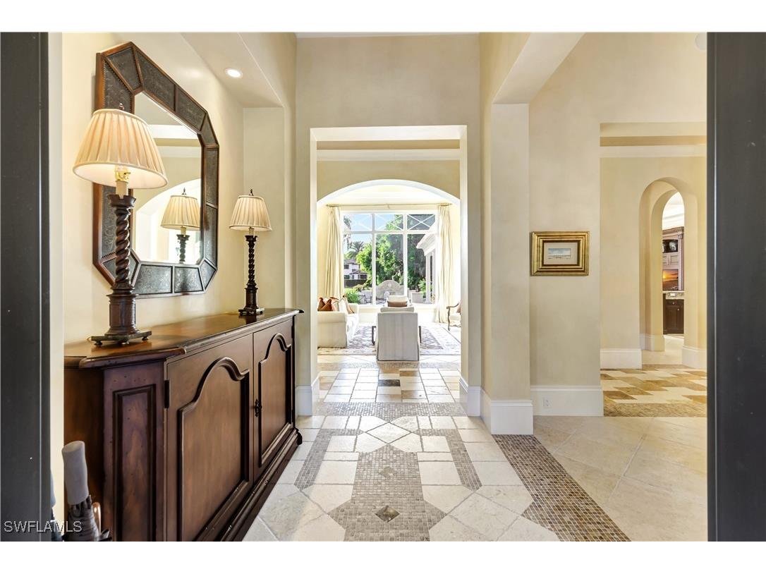 2249 Miramonte Court Naples FL 34105 225079132 image4