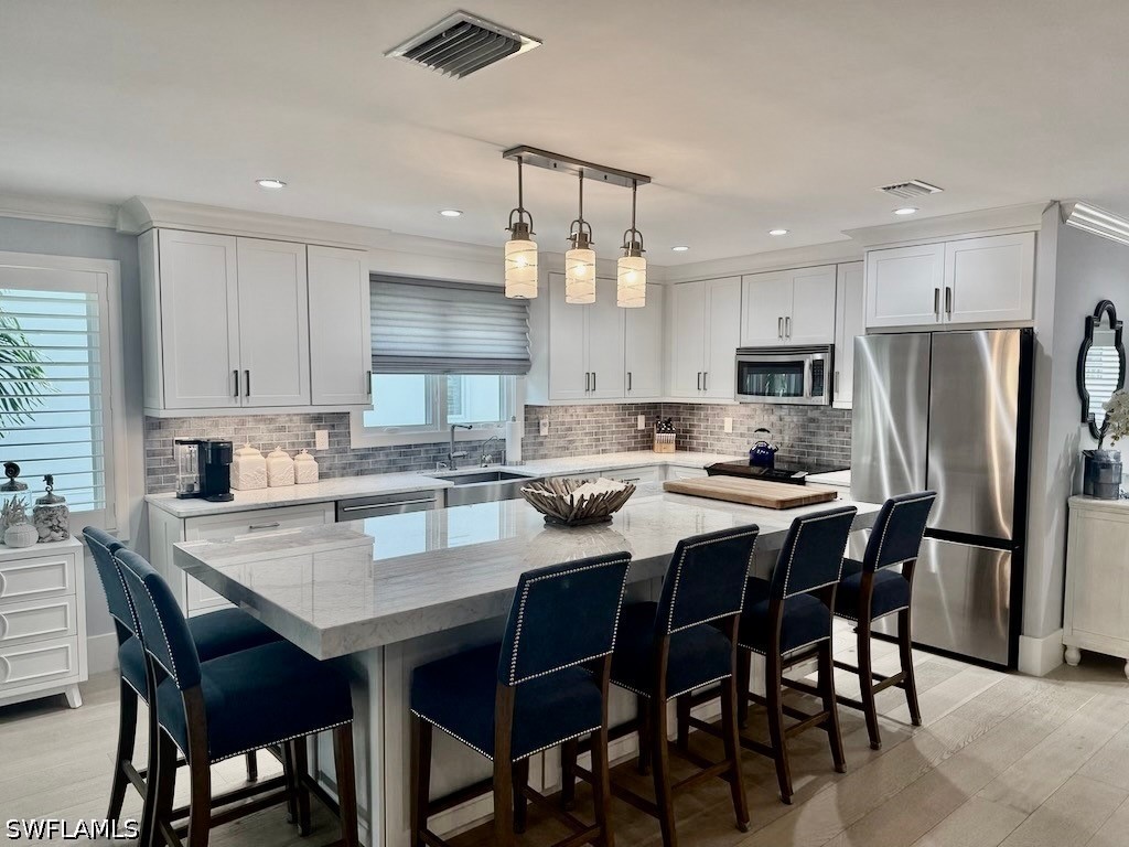 225 5th Avenue S #103 Naples FL 34102 226021821 image1