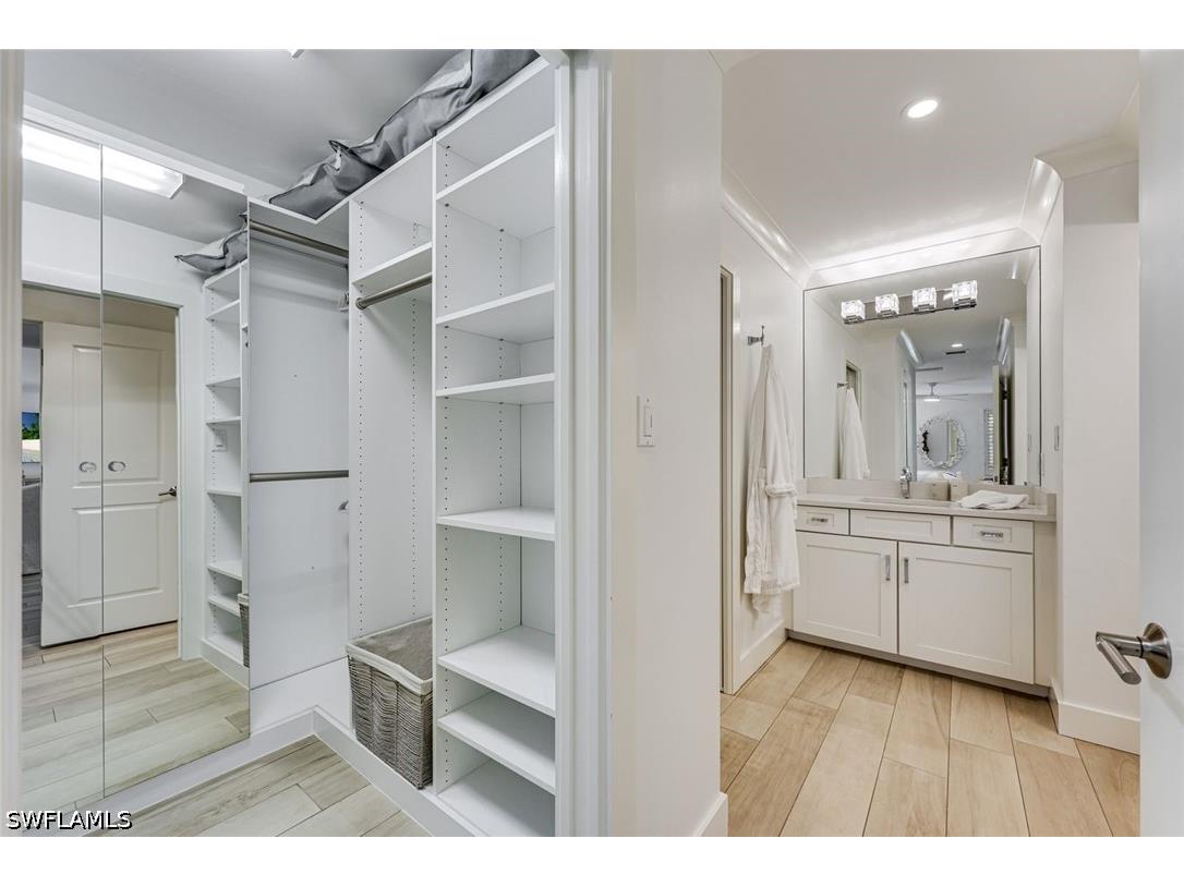 225 5th Avenue S #104 Naples FL 34102 226019862 image17