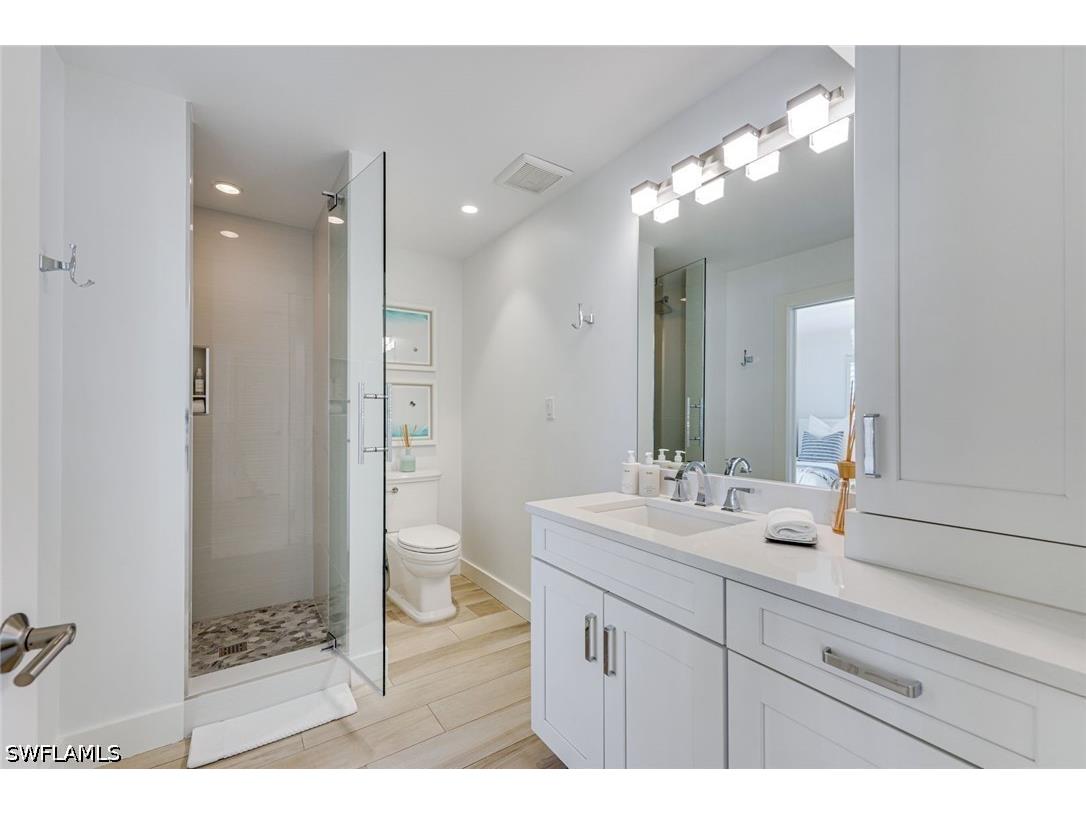225 5th Avenue S #104 Naples FL 34102 226019862 image21