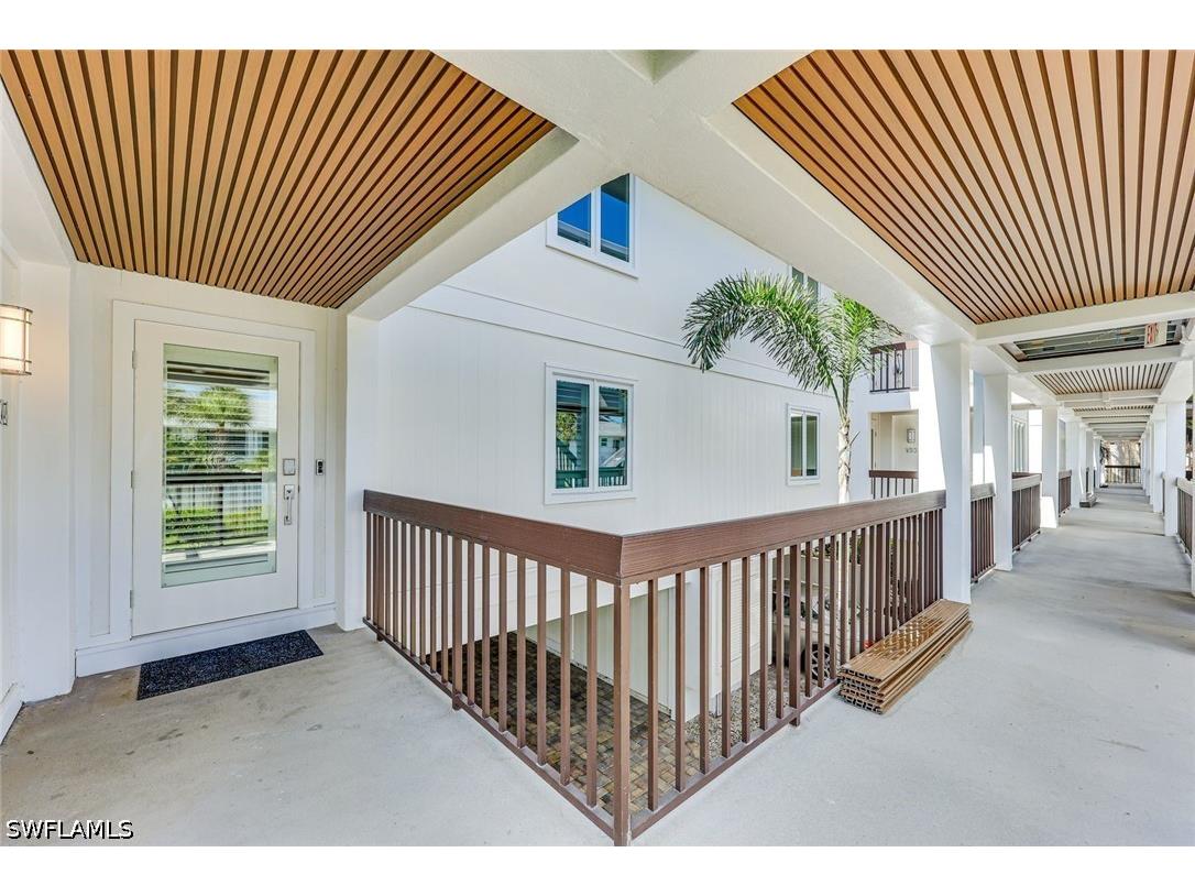 225 5th Avenue S #104 Naples FL 34102 226019862 image25