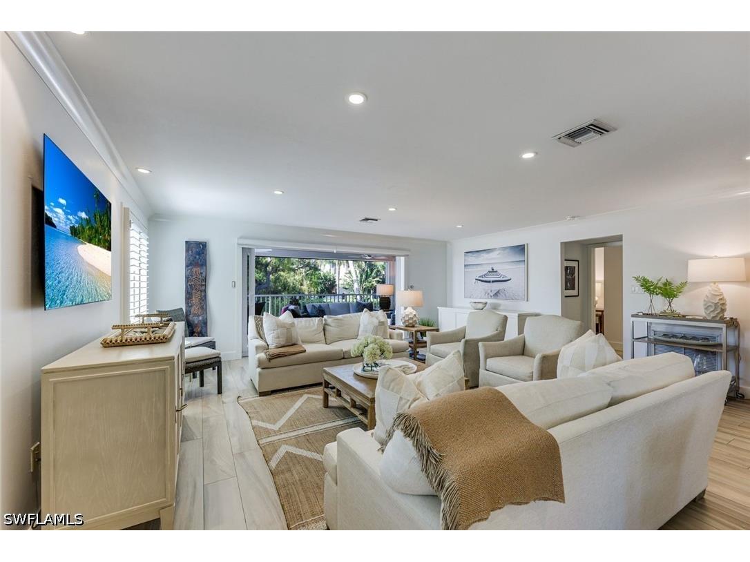 225 5th Avenue S #104 Naples FL 34102 226019862 image6