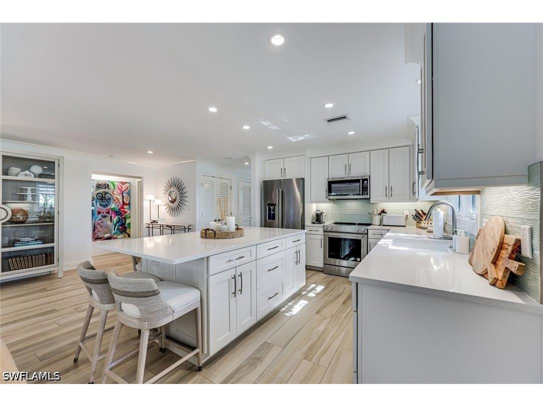 225 5th Avenue S #104 Naples FL 34102 226019862 image9