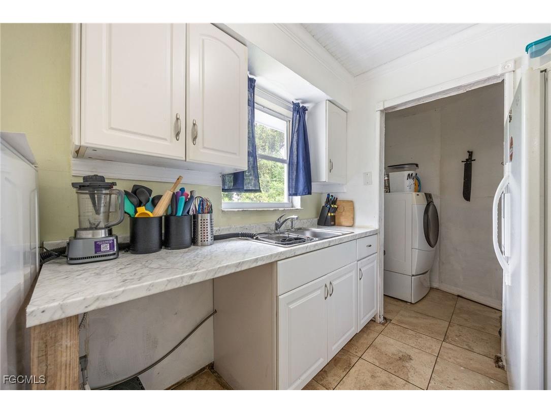 225 Avacado Court Fort Myers FL 33905 2025012890 image12