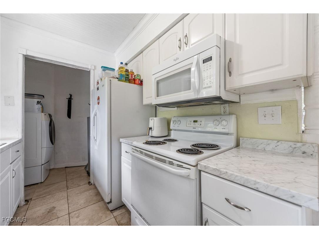 225 Avacado Court Fort Myers FL 33905 2025012890 image13