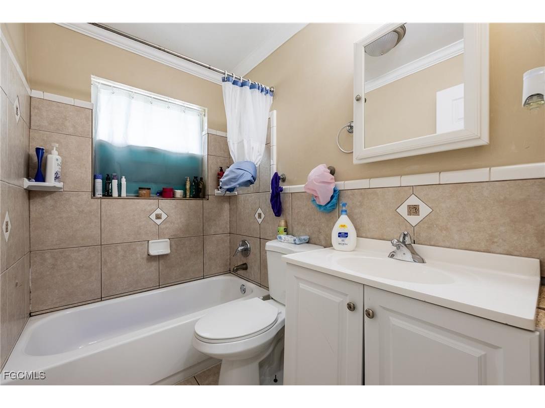 225 Avacado Court Fort Myers FL 33905 2025012890 image16