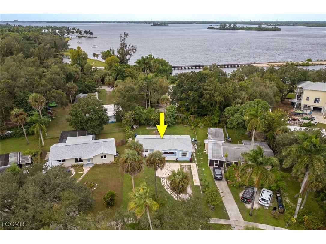 225 Avacado Court Fort Myers FL 33905 2025012890 image2