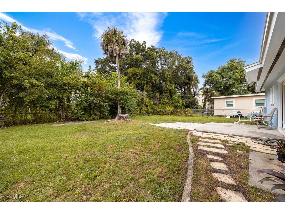 225 Avacado Court Fort Myers FL 33905 2025012890 image23