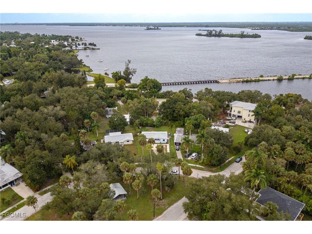 225 Avacado Court Fort Myers FL 33905 2025012890 image29