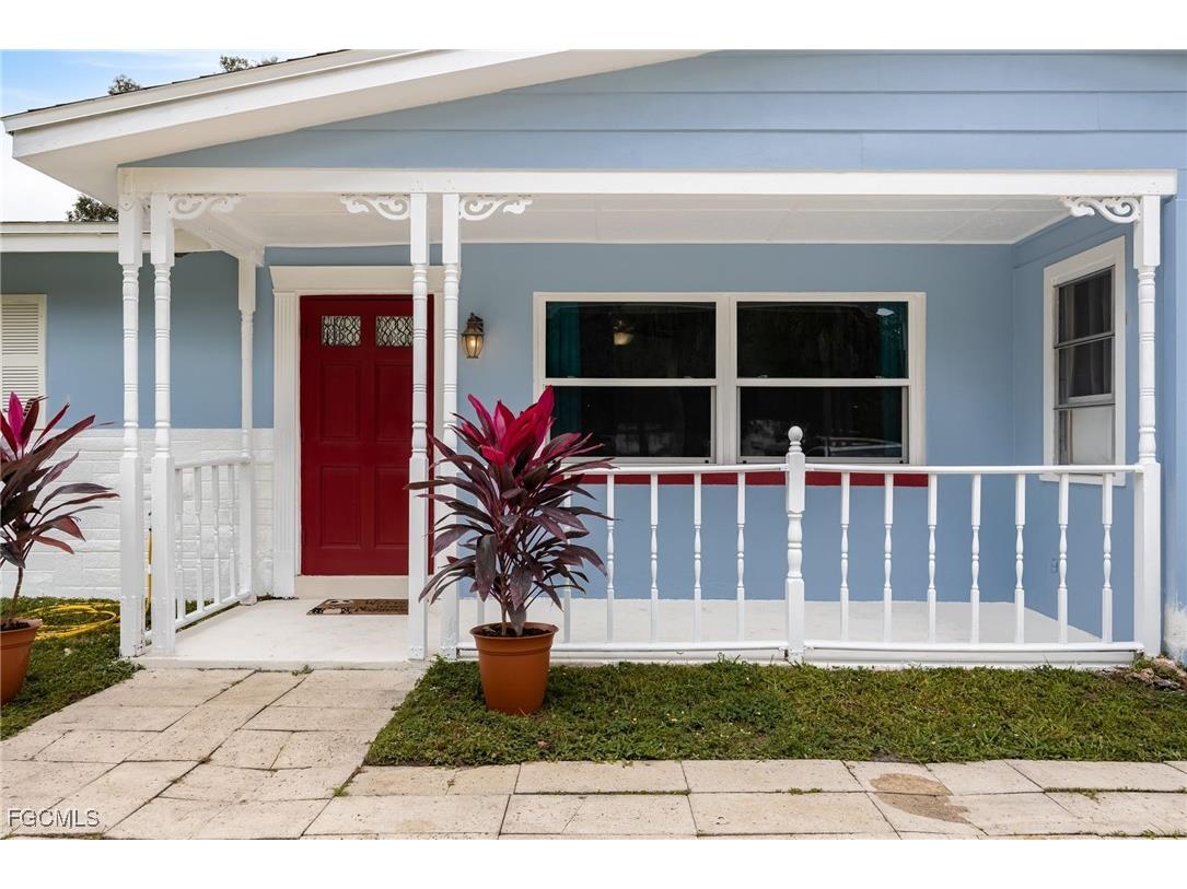 225 Avacado Court Fort Myers FL 33905 2025012890 image3