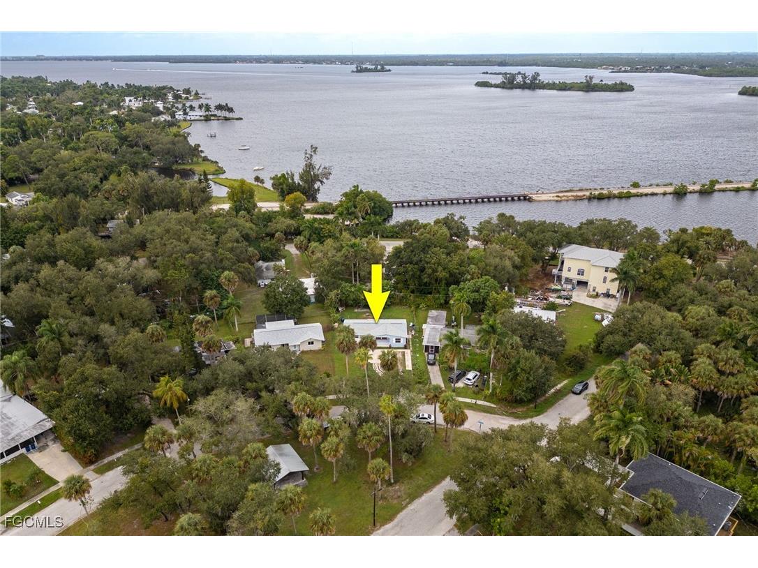 225 Avacado Court Fort Myers FL 33905 2025012890 image4