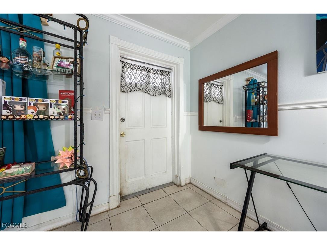 225 Avacado Court Fort Myers FL 33905 2025012890 image5