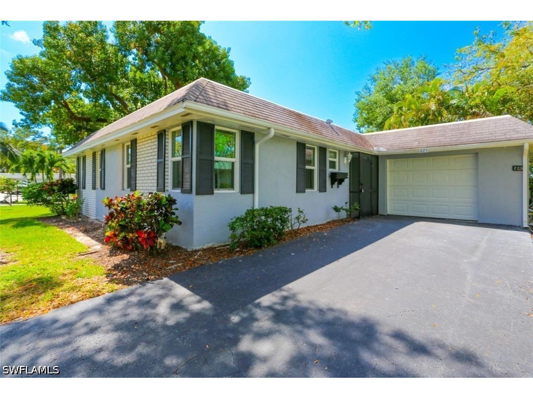 225 Georgetown Boulevard Naples FL 34112 226019826 image1
