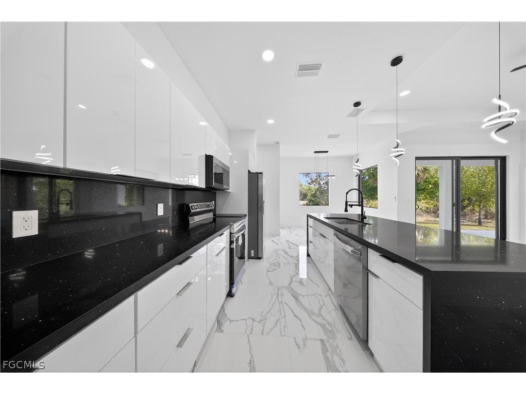 225 Lomax Avenue S Lehigh Acres FL 33974 2026001140 image11