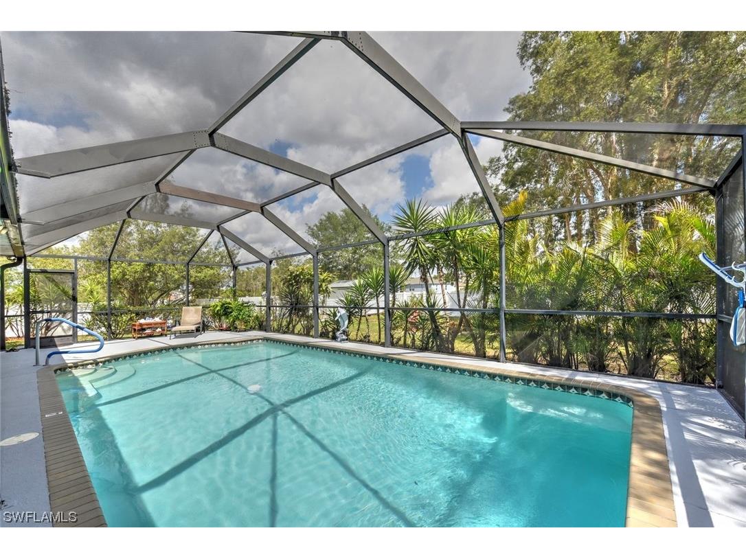 225 Manatee Street Fort Myers FL 33913 223031488 image1