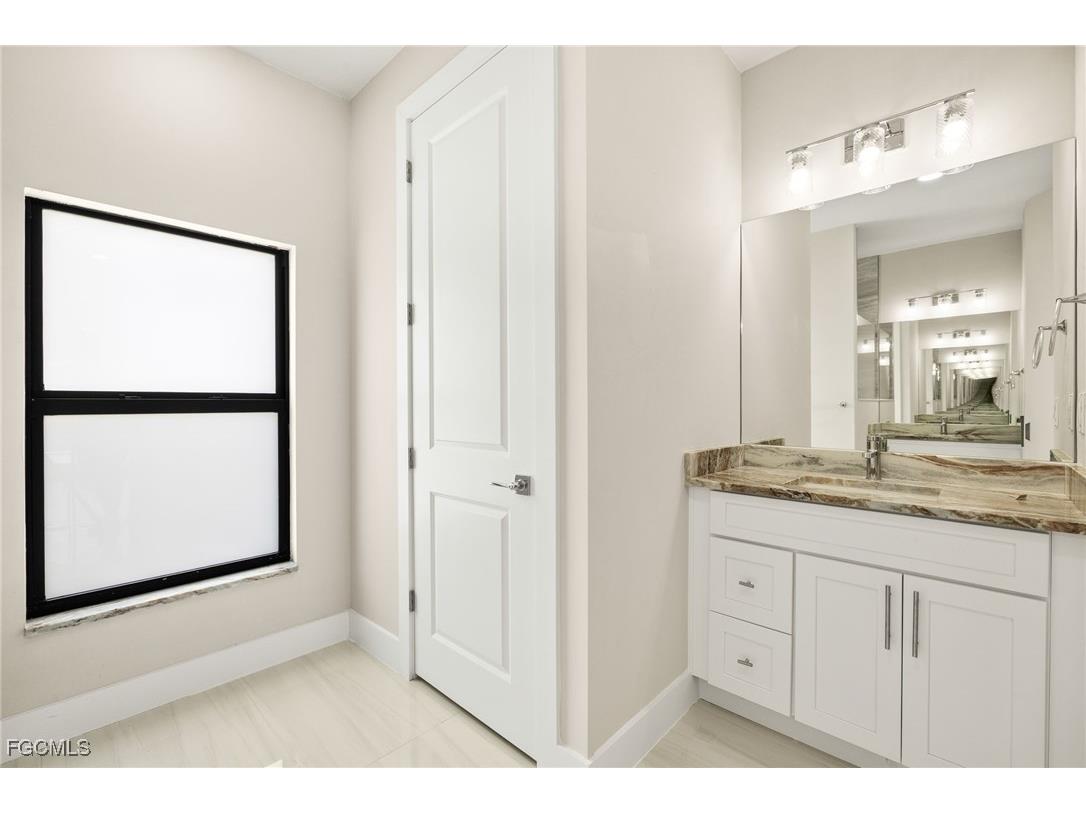 225 NE 8th Terrace Cape Coral FL 33909 2025025080 image16