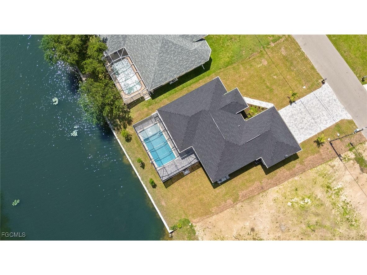 225 NE 8th Terrace Cape Coral FL 33909 2025025080 image33