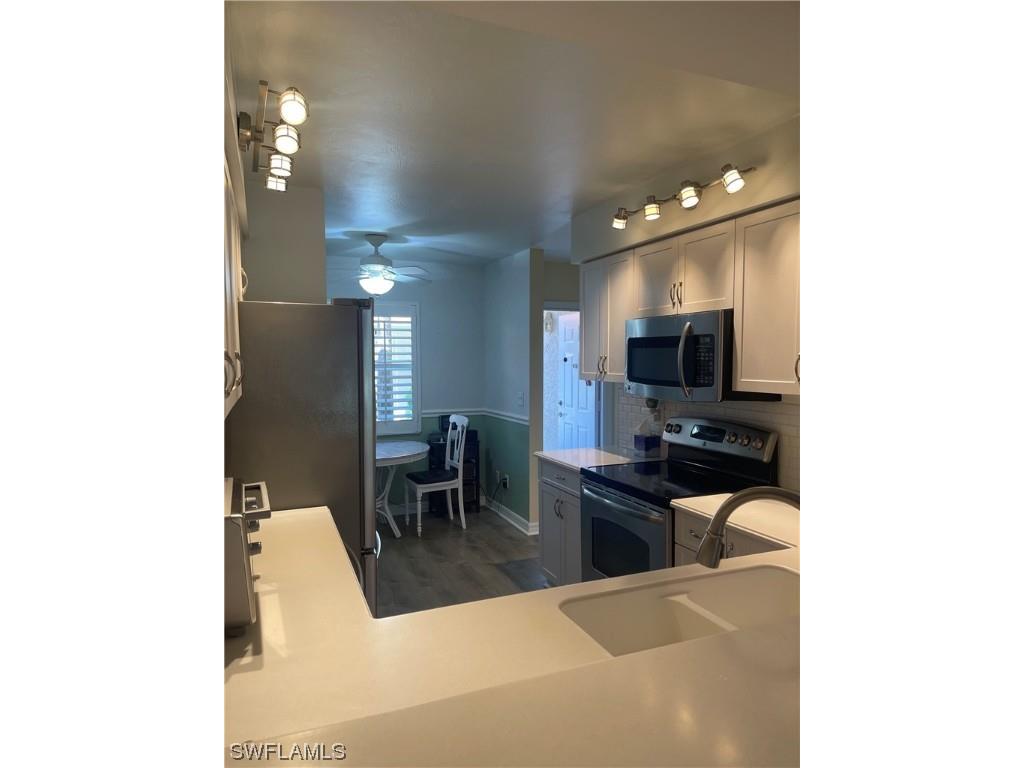 225 Robin Hood Circle #6-101 Naples FL 34104 223021472 image1