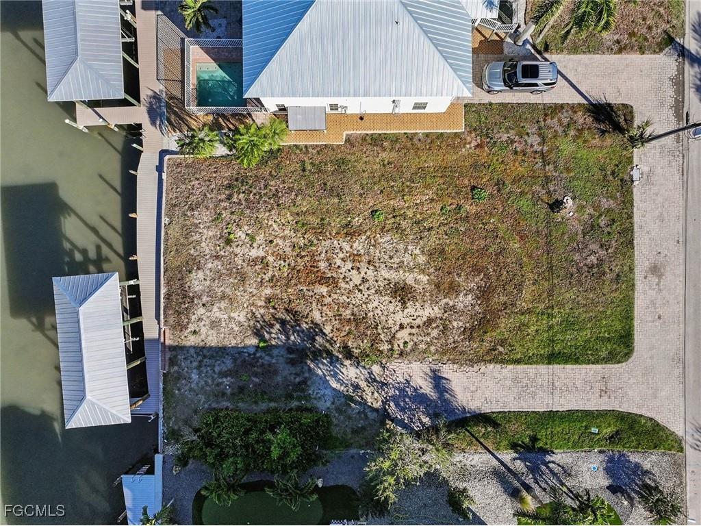 225 Tropical Shore Way Fort Myers Beach FL 33931 2026001026 image3