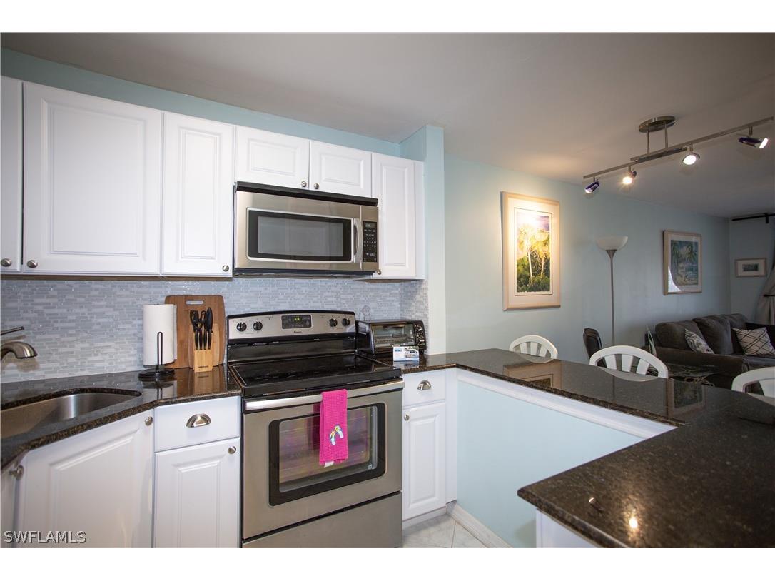 225 Turtle Lake Court #106 Naples FL 34105 222066788 image1