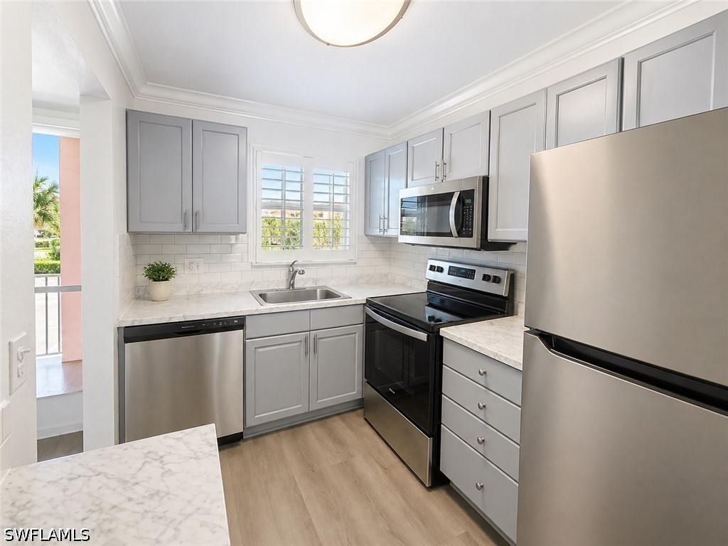 225 Turtle Lake Court #210 Naples FL 34105 226016869 image1