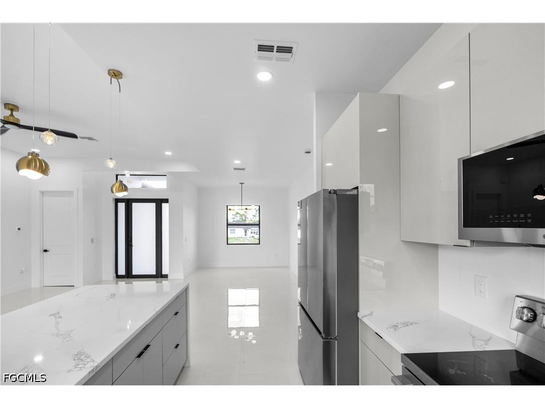 2250 10th Terrace Lehigh Acres FL 33936 2025022529 image18