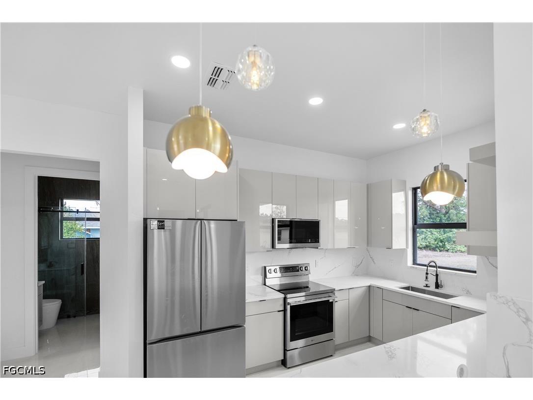 2250 10th Terrace Lehigh Acres FL 33936 2025022529 image20