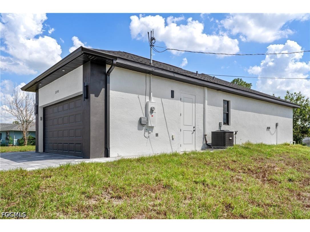 2250 10th Terrace Lehigh Acres FL 33936 2025022529 image5