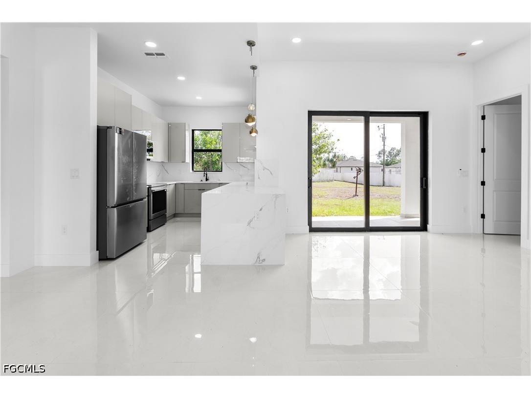 2250 10th Terrace Lehigh Acres FL 33936 2025022529 image7