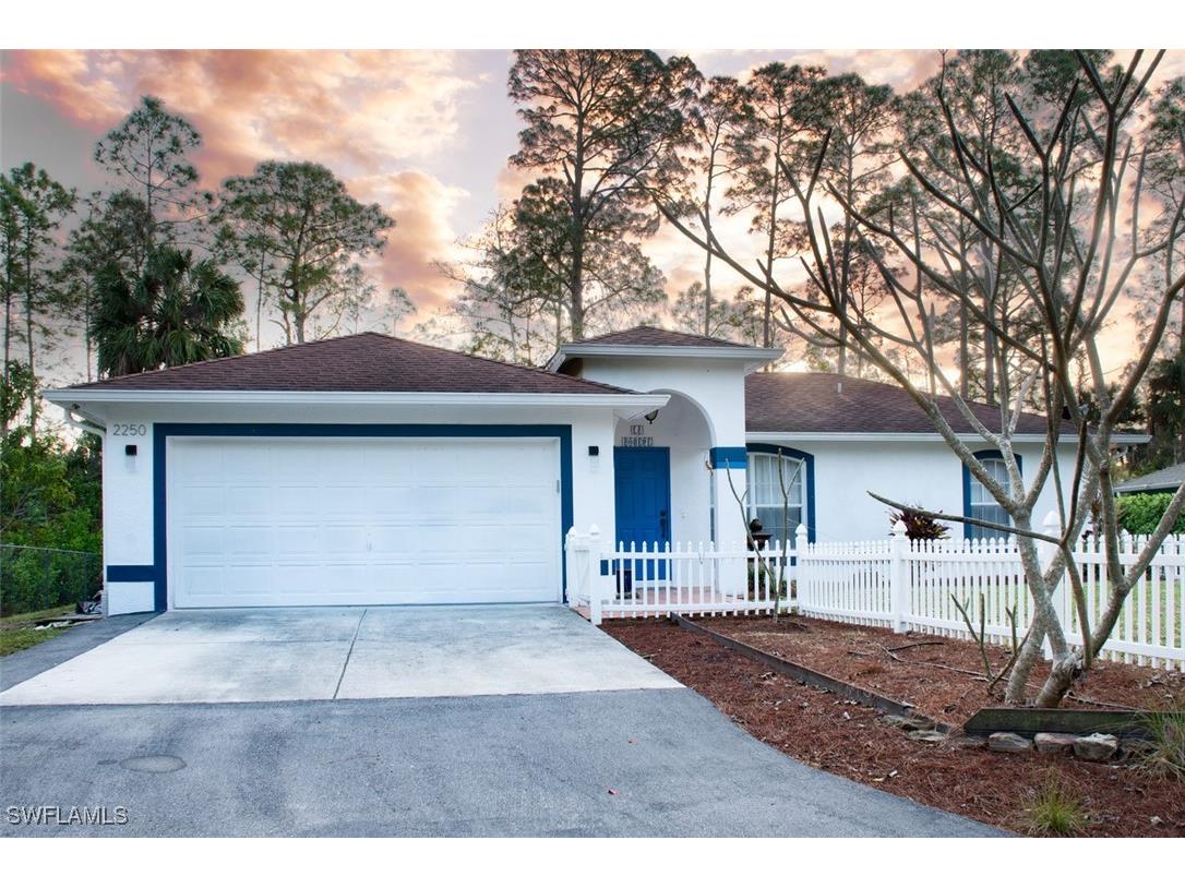 2250 Della Drive Naples FL 34117 225013286 image1