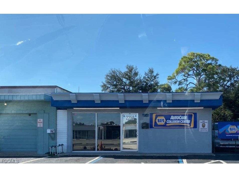 2250 Fowler Street Fort Myers FL 33901 2025023932 image1