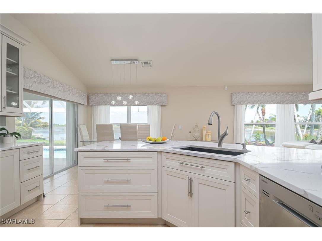 2250 Grove Drive Naples FL 34120 225071653 image10