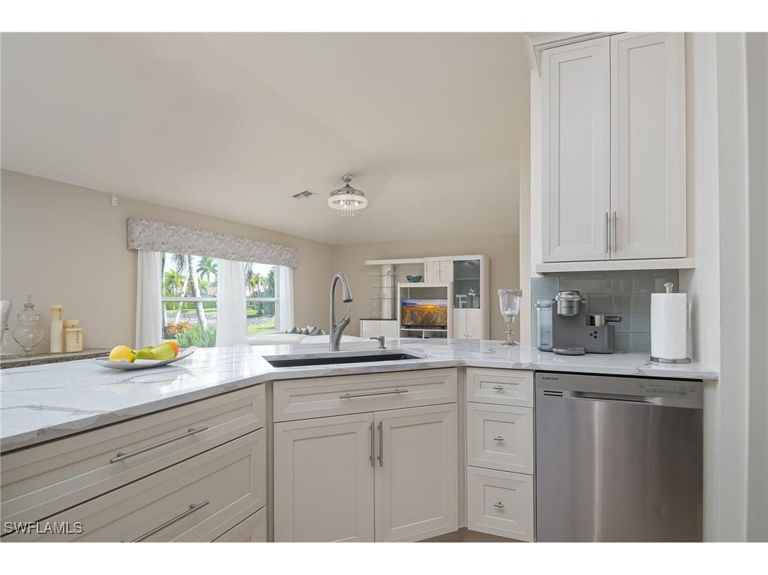 2250 Grove Drive Naples FL 34120 225071653 image9