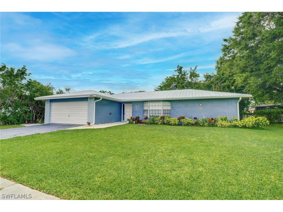 2250 Poinciana Street Naples FL 34105 224050184 image1
