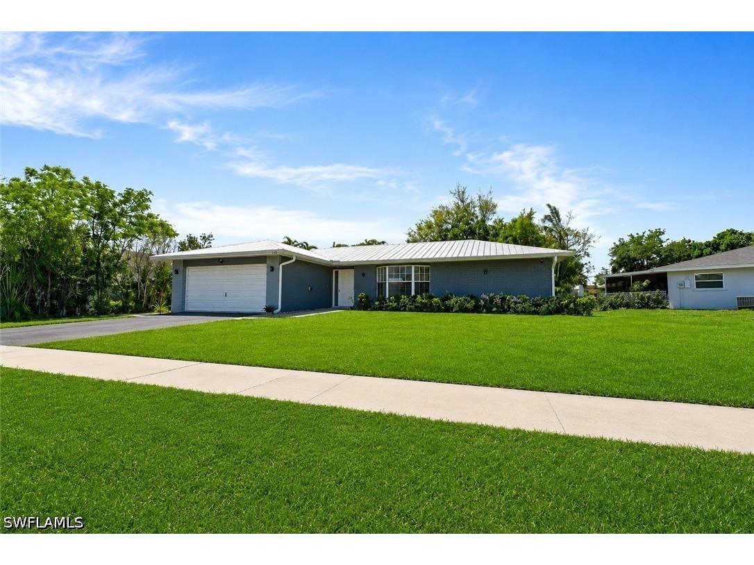 2250 Poinciana Street Naples FL 34105 226023981 image1
