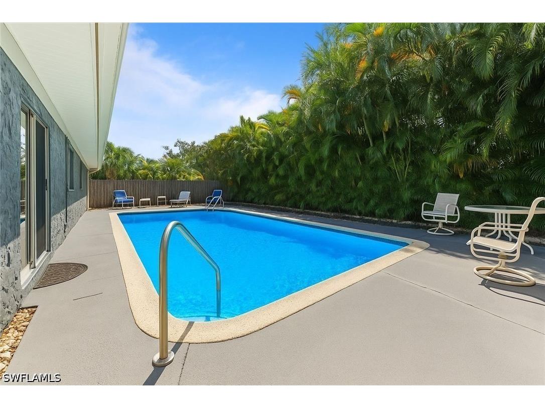 2250 Poinciana Street Naples FL 34105 226023981 image3