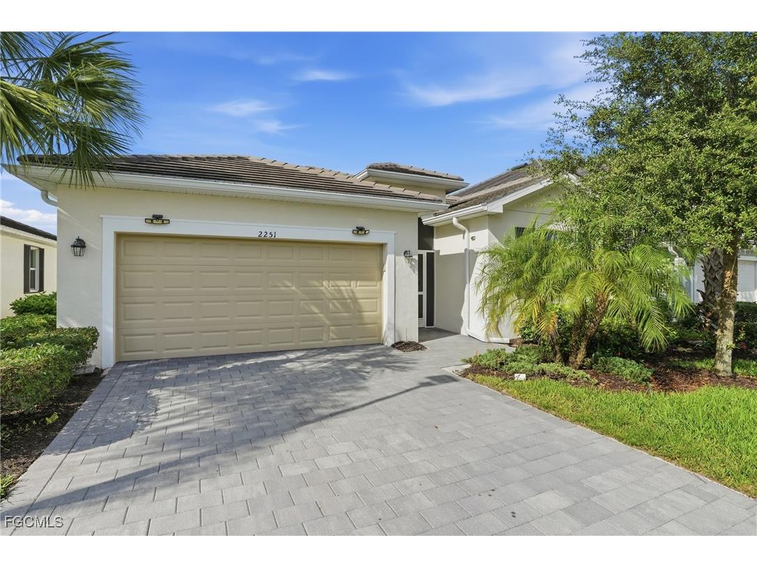 2251 Dancy Street Naples FL 34120 2025023936 image1