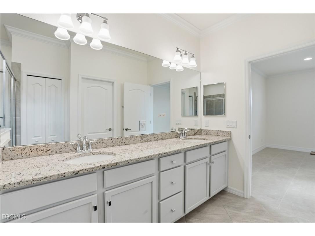 2251 Dancy Street Naples FL 34120 2025023936 image14