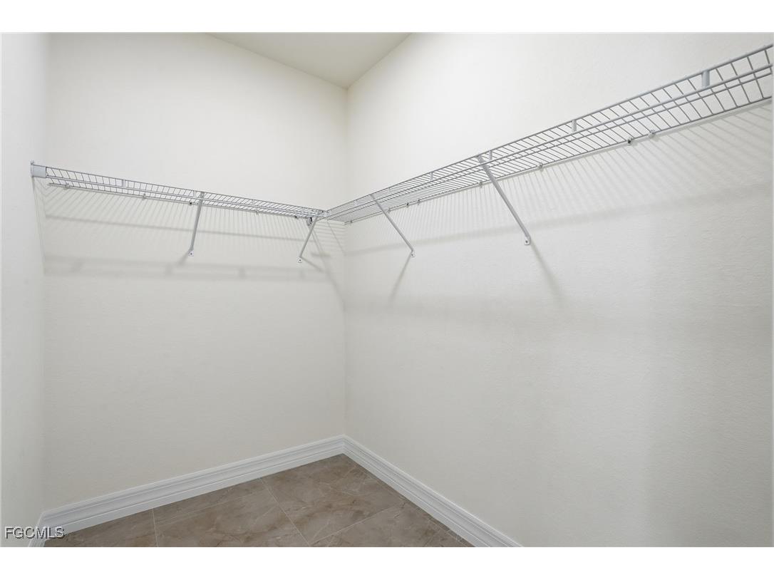 2251 Dancy Street Naples FL 34120 2025023936 image17