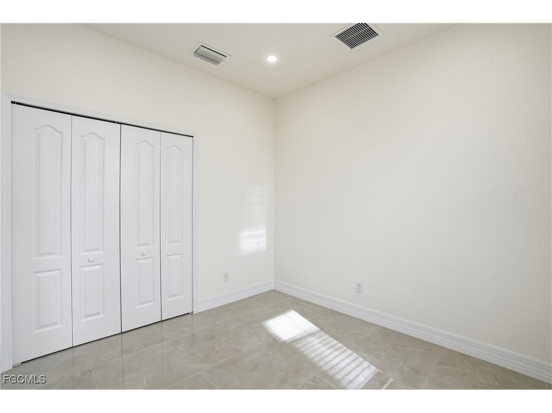 2251 Dancy Street Naples FL 34120 2025023936 image20