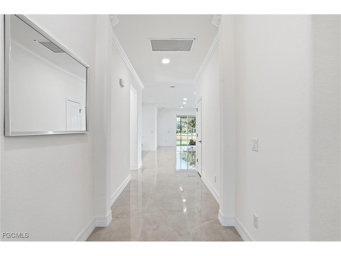 2251 Dancy Street Naples FL 34120 2025023936 image3