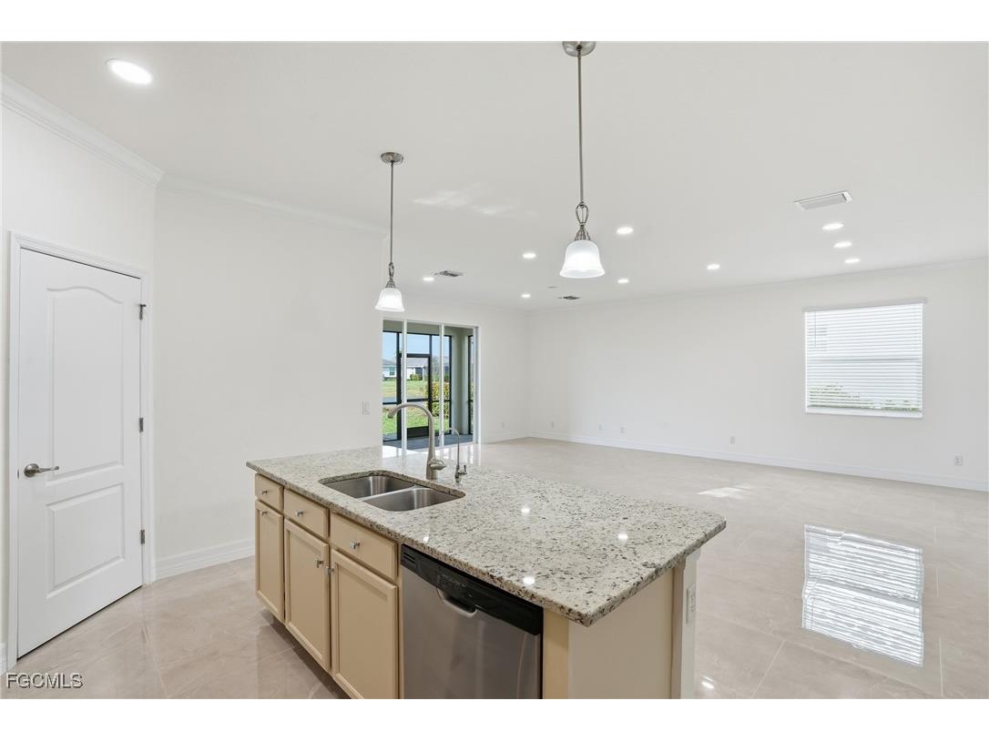 2251 Dancy Street Naples FL 34120 2025023936 image7