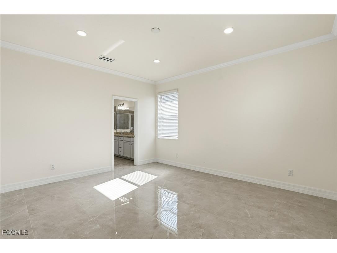 2251 Dancy Street Naples FL 34120 2025023936 image9