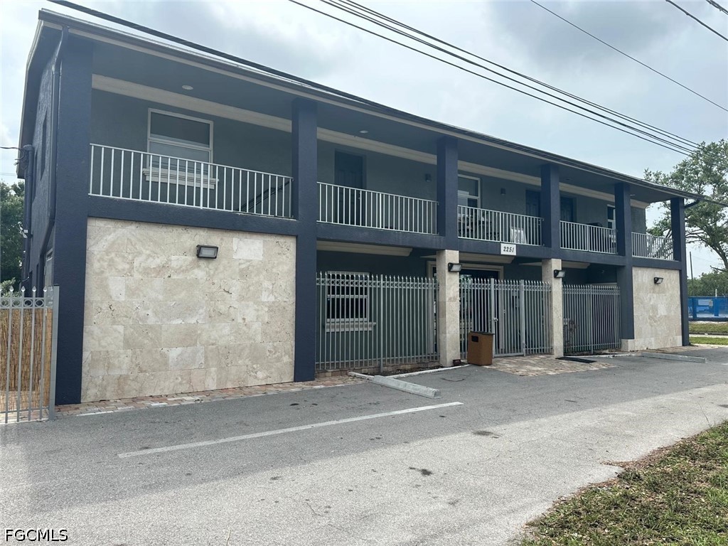 2251 Grand Avenue Fort Myers FL 33901 2026024071 image1